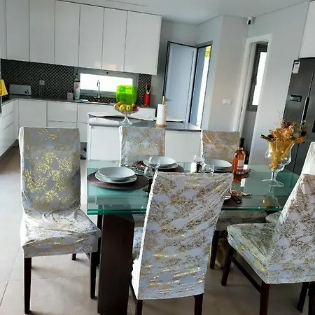 Miranda House * נאזרה