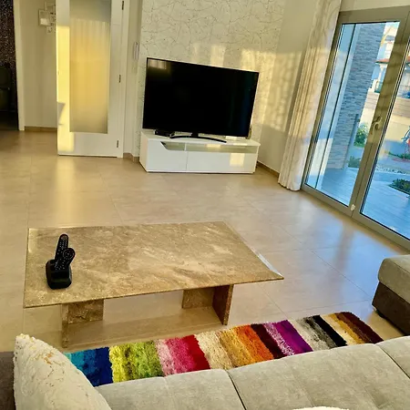 דירה Miranda House נאזרה